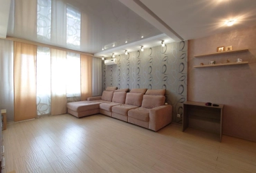 Отличная 3 (трех) комнатная квартира с мебелью и техникой.